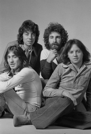 Released in 1975, this timeless classic felt like a deeply personal confession set to music. Even decades later, its quiet emotion continues to stay with listeners long after the final note.